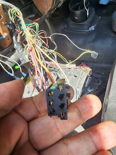 Autoelectrico Reyyess